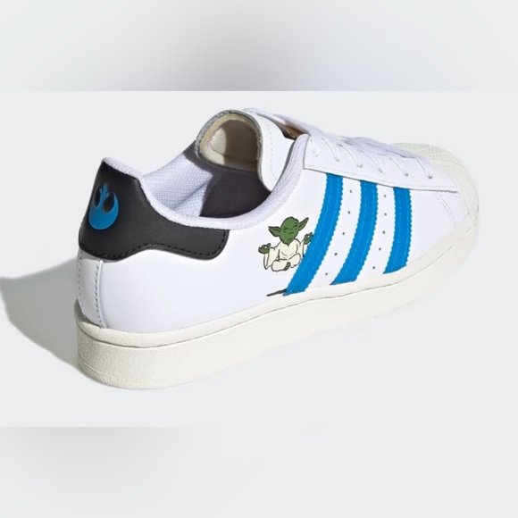 EUC/VGUC Size 9 Adidas Superstar Shoes w/ a Star Wars Design - Picture 4 of 16